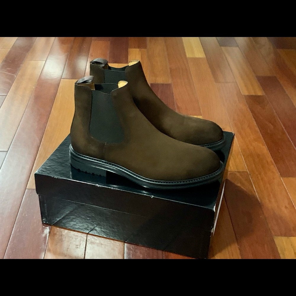 Magnanni Suede Chelsea Boots